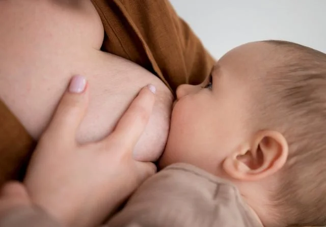 pecho vacío después de la lactancia